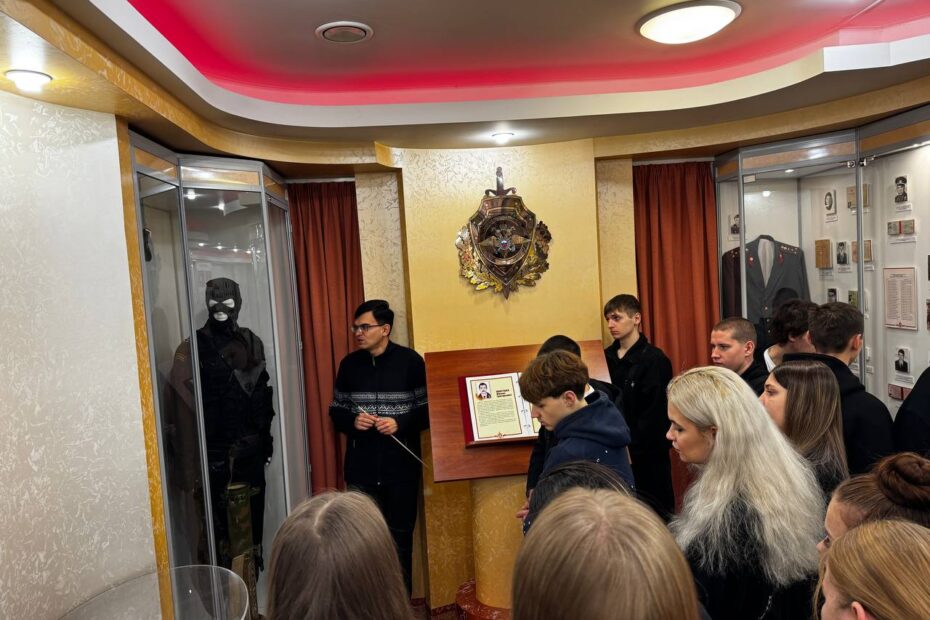 Экскурсия в историю: будущие правоохранители посетили музей МВД